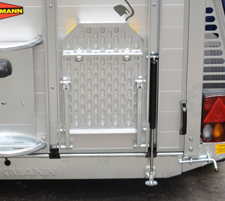 Aufstiegshilfe
 für die Böckmann Pferdeanhänger.