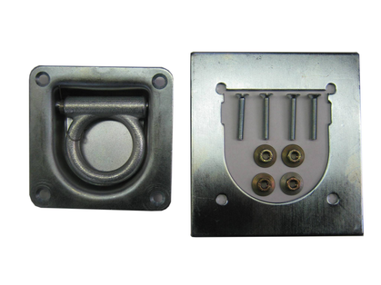 Nachrüstsatz Zurröse mit Gegenplatte – versenkbar im Boden für glatte Fläche und sichere Ladung auf Böckmann Anhängern.