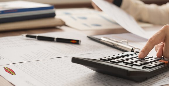 Fahrzeuge finanzieren oder leasen