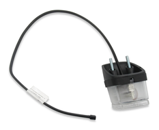 Weiße Positionsleuchte mit schwarzem Sockel für Kotflügel am Böckmann Anhänger, inkl. 900 mm Flachkabel & Leuchtmittel.