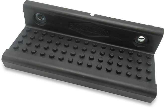 Auftritt für Hinterklappe bei Böckmann Pferdeanhängern - erleichtert den sicheren Einstieg..