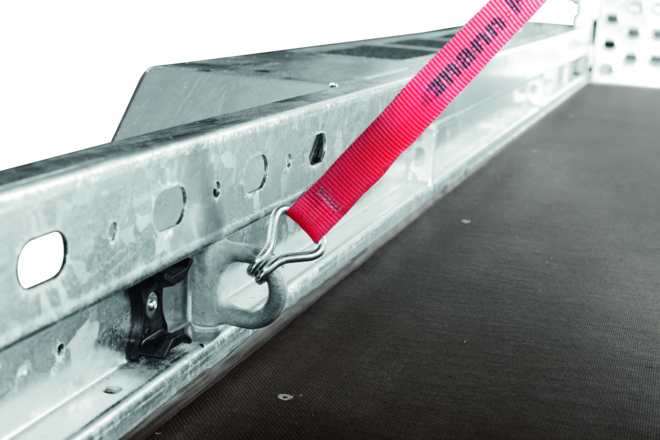 D-VariLock, Zurrsystem schwenkbar für Baumaschinenanhänger von Böckmann.