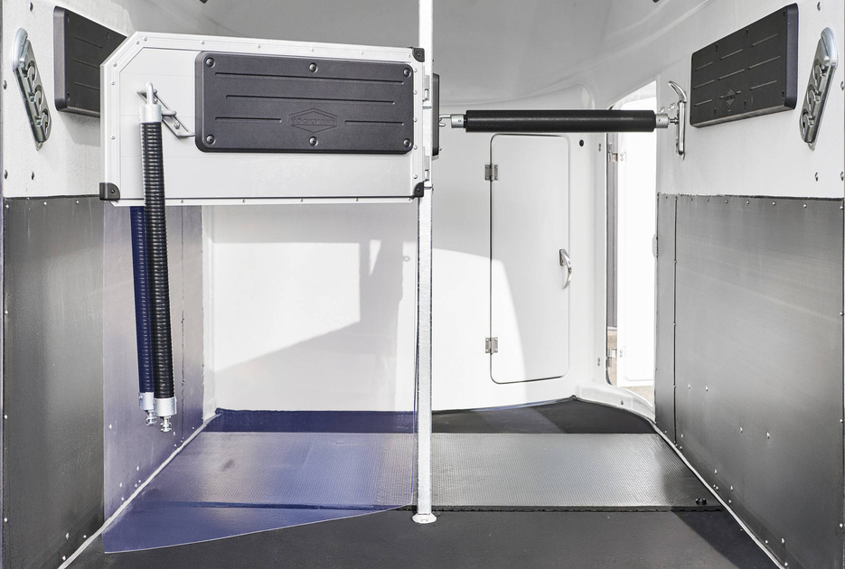 swivelling divider with central post and padding