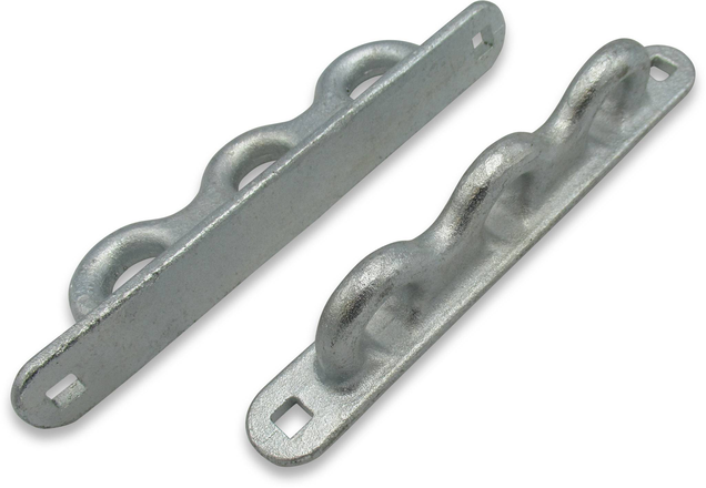 Trennwandhalter zum Anschrauben an Mitteltrennwand, für sichere und stabile Fixierung der Boxenstangen im Böckmann Pferdeanhänger.