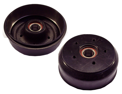 Die Bremstrommel des Böckmann Anhängers sorgt für sicheres Bremsen, optimale Verzögerung und ist fest an der Radnabe montiert.