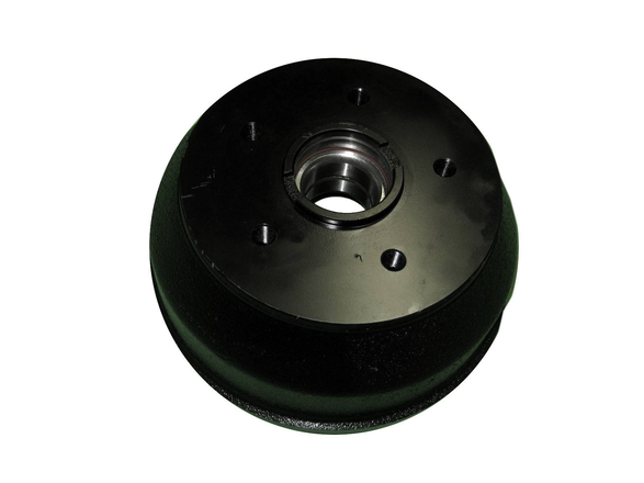 Die Bremstrommel ist Teil des Bremssystems, sorgt beim Böckmann Anhänger für sicheres Bremsen und ist fest an der Radnabe montiert.