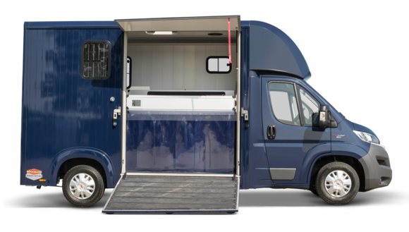 Böckmann Pferdetransporter Compact Esprit in blau