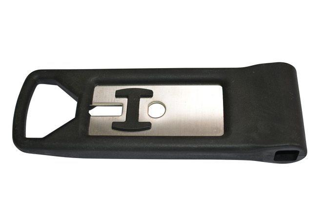 Der Böckmann Kofferanhänger lässt sich dank Drehstangenverschluss mit Griff bequem und mühelos öffnen und schließen