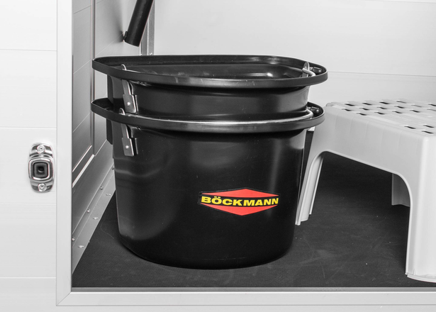 Futtertrog für die Böckmann Pferdeanhänger.