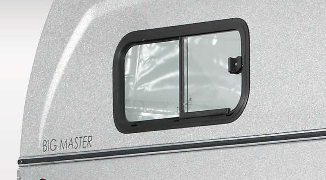 Schiebefenster links oder rechts in der Polyesterhaube für die Böckmann Pferdeanhänger.
