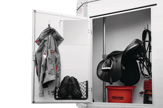 Sattelkammer für den Böckmann Pferdeanhänger Champion Uno.